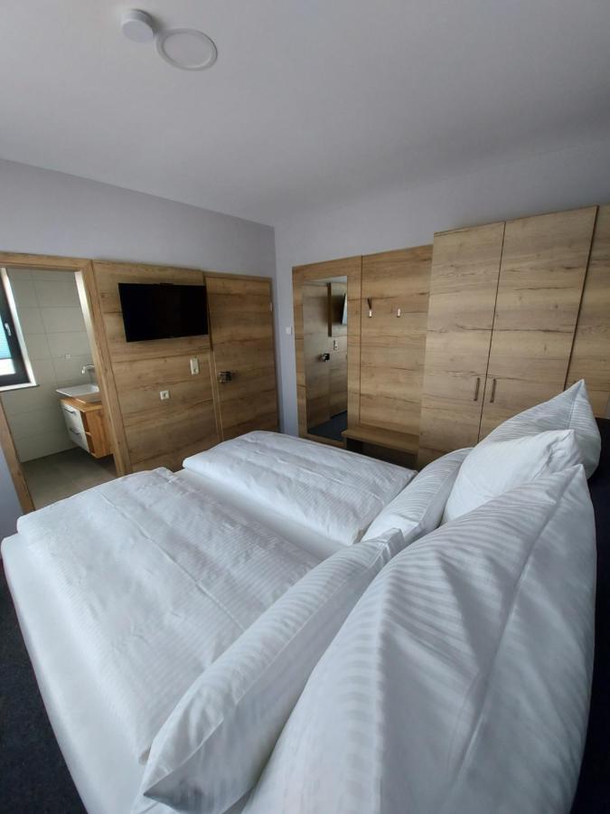 פירמאסנס Ferienwohnung Nikolena מראה חיצוני תמונה