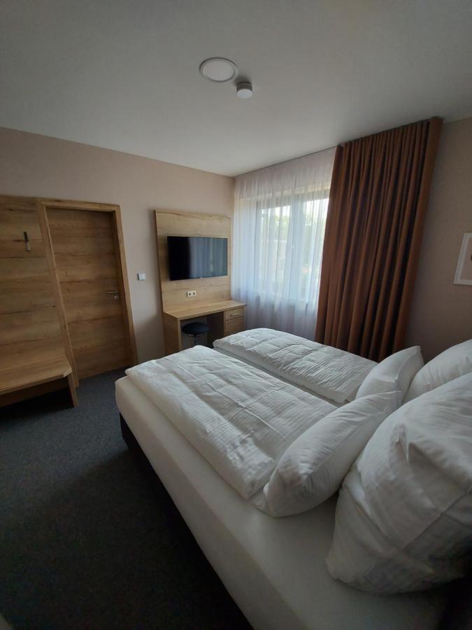 פירמאסנס Ferienwohnung Nikolena מראה חיצוני תמונה